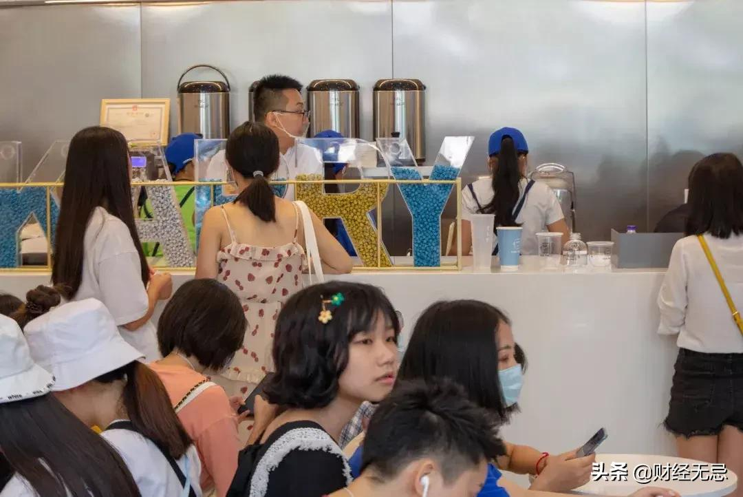 一杯茶一包烟一把椅子坐一天,五线小城的奶茶店和你想的不一样