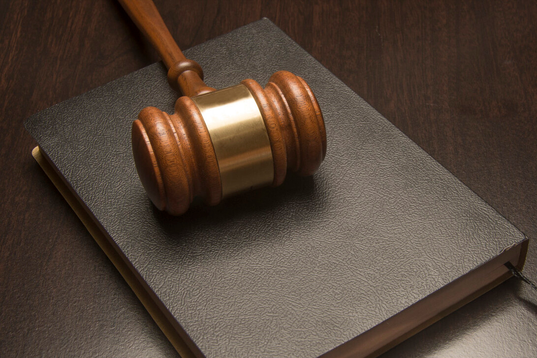 仅有载明“依据某法律”的通知，能收回国有土地使用权吗？