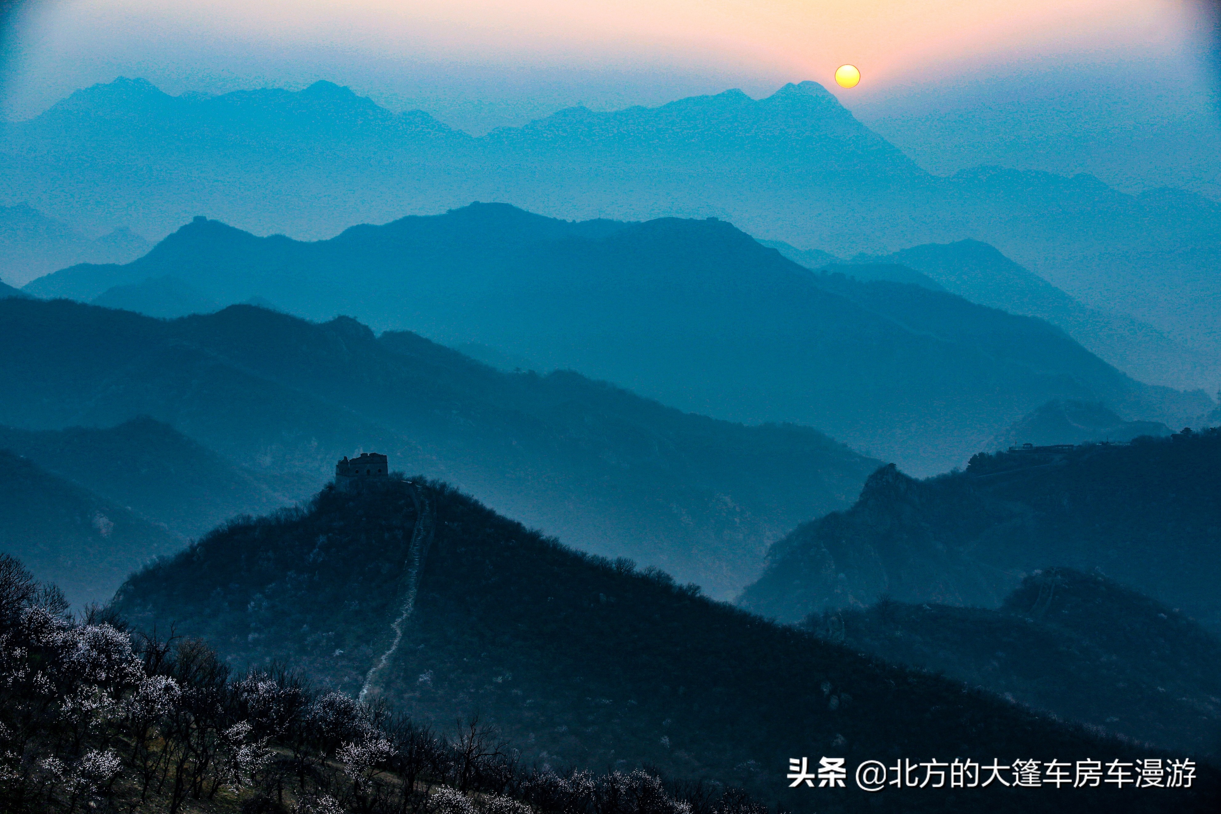 走过北京春天最美的盘山公路去那山桃花盛开的地方——龙泉峪长城