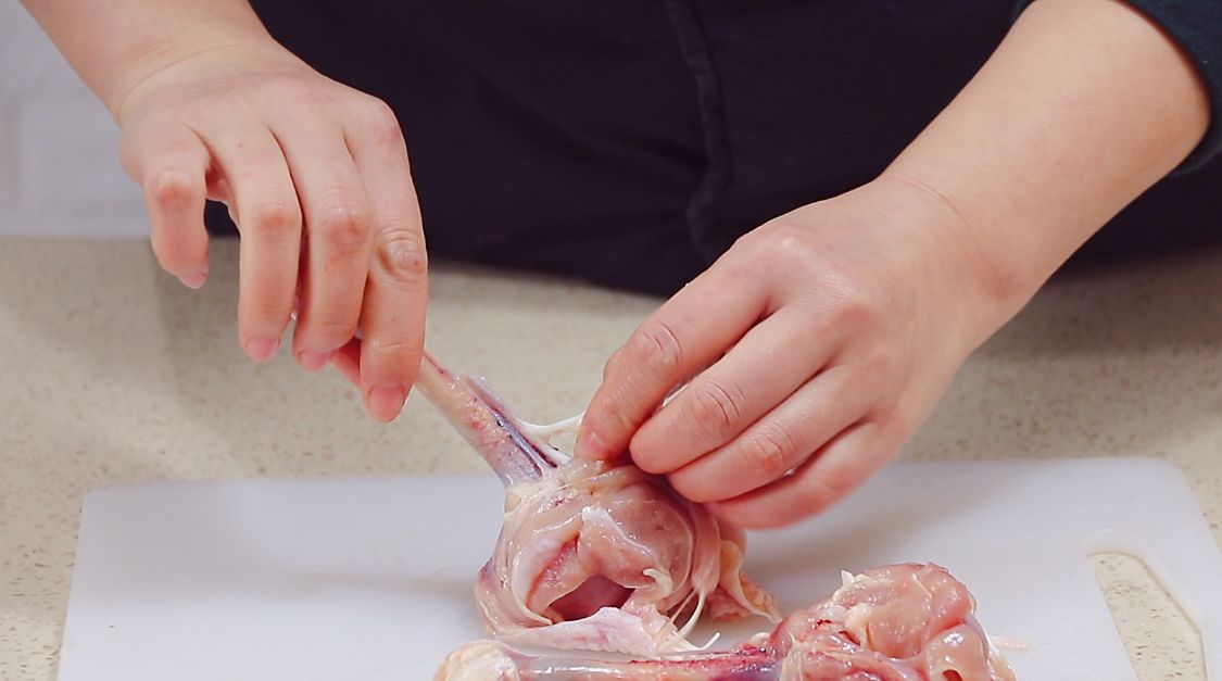 天气寒冷，碰到这面包，我绝不手软，包上大鸡腿，吃着真过瘾