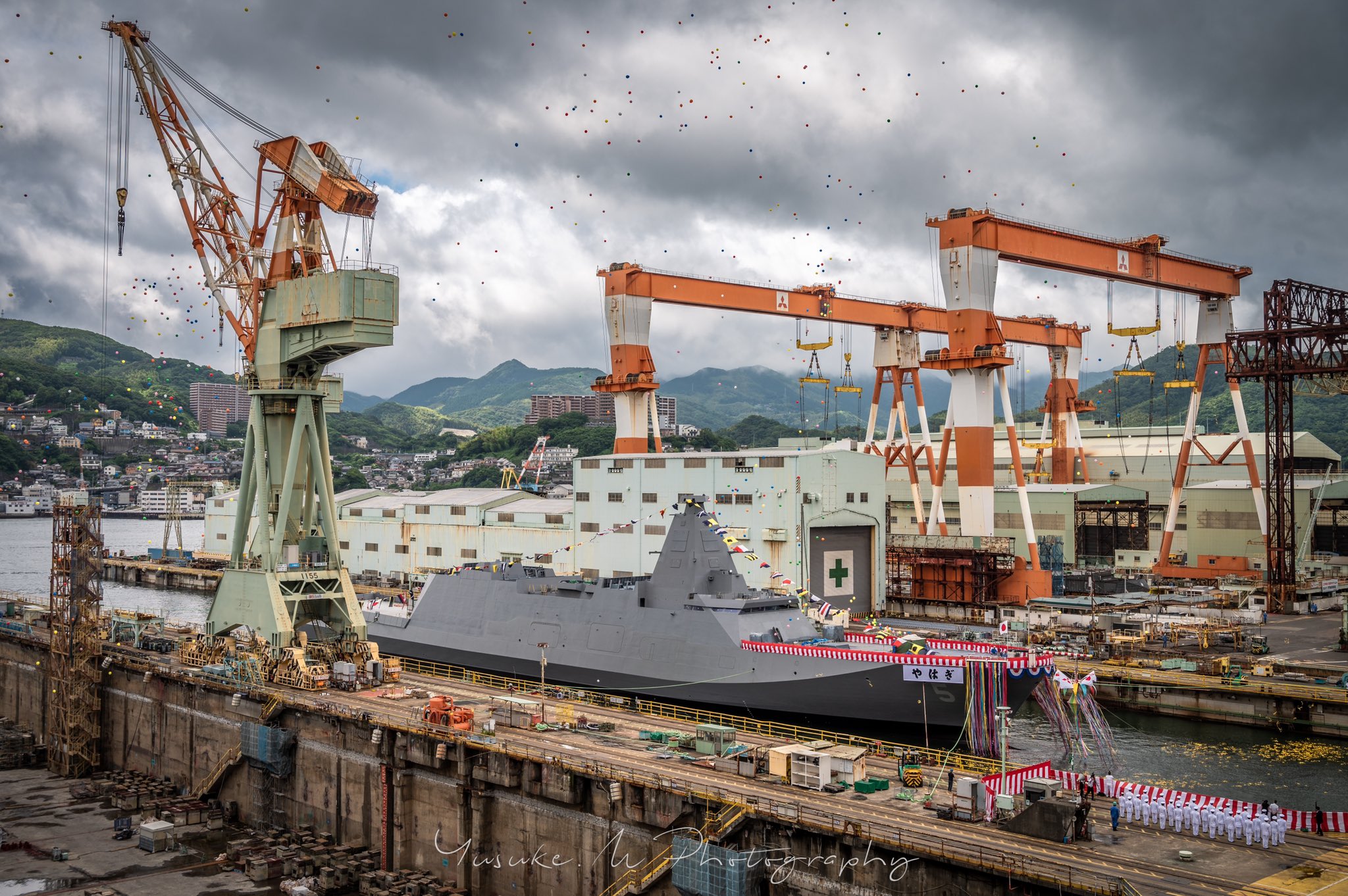 两家船厂轮番高速建造，日本最上级护卫舰5号舰下水，一共造22艘