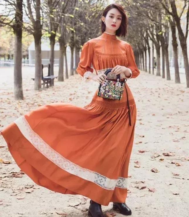 赵丽颖和baby同一件衣服不同风格