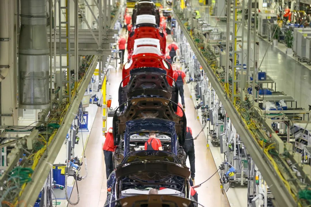 现场｜小区封条拆了，明早要上班了，上海6月1日起全面恢复正常生产生活