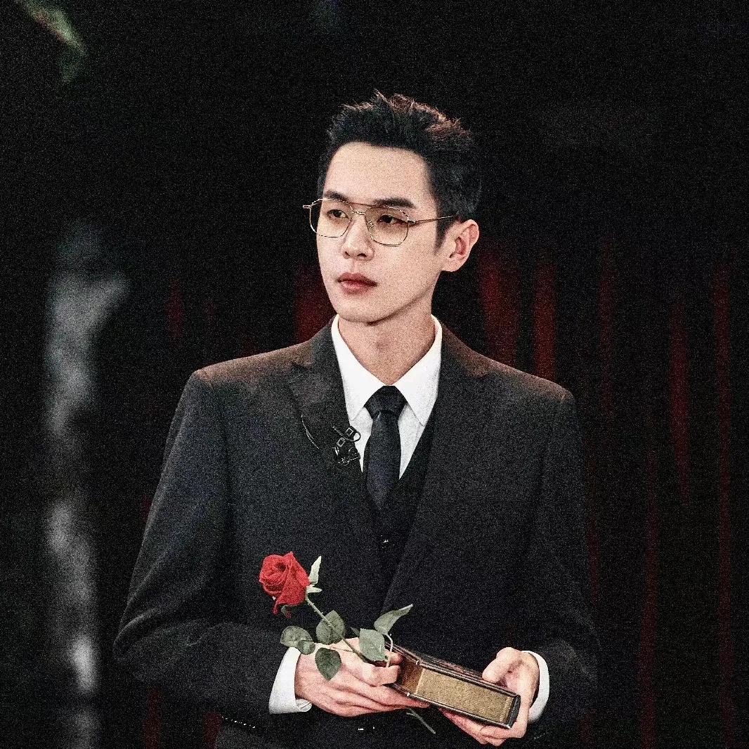 张若昀 穿西装真的很蛊