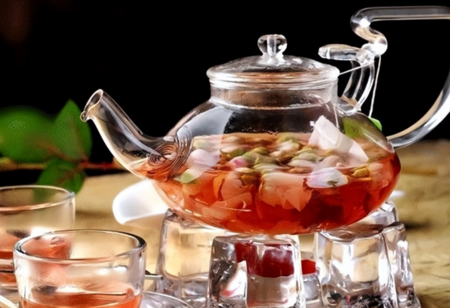 女性不想“老的快”，建议常喝5款“养颜茶”，滋润肌肤，显年轻