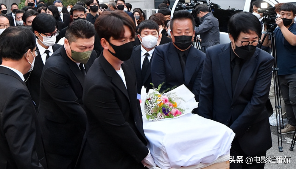 2022年6月没过完，有近15位演艺名人先后离世，每一位都让人不舍