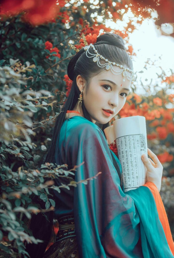 十二位让人一眼倾心的古风汉服美人，实在太漂亮