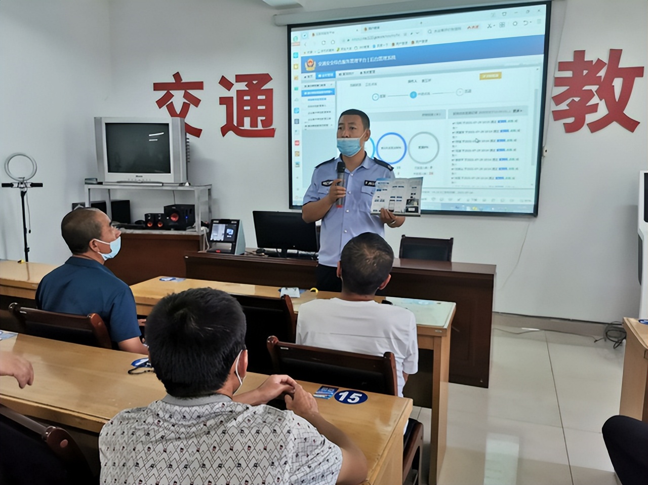 4月1日驾照扣分新规定：高速140不扣分罚款，驾驶证最高能扣18分