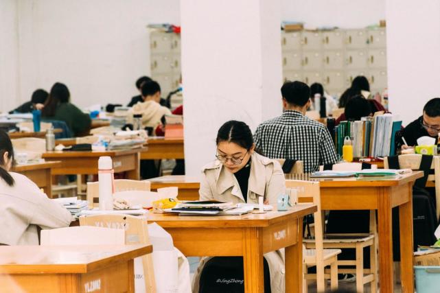 英语四六级没过，有两次挂科，考研复试还有希望吗？