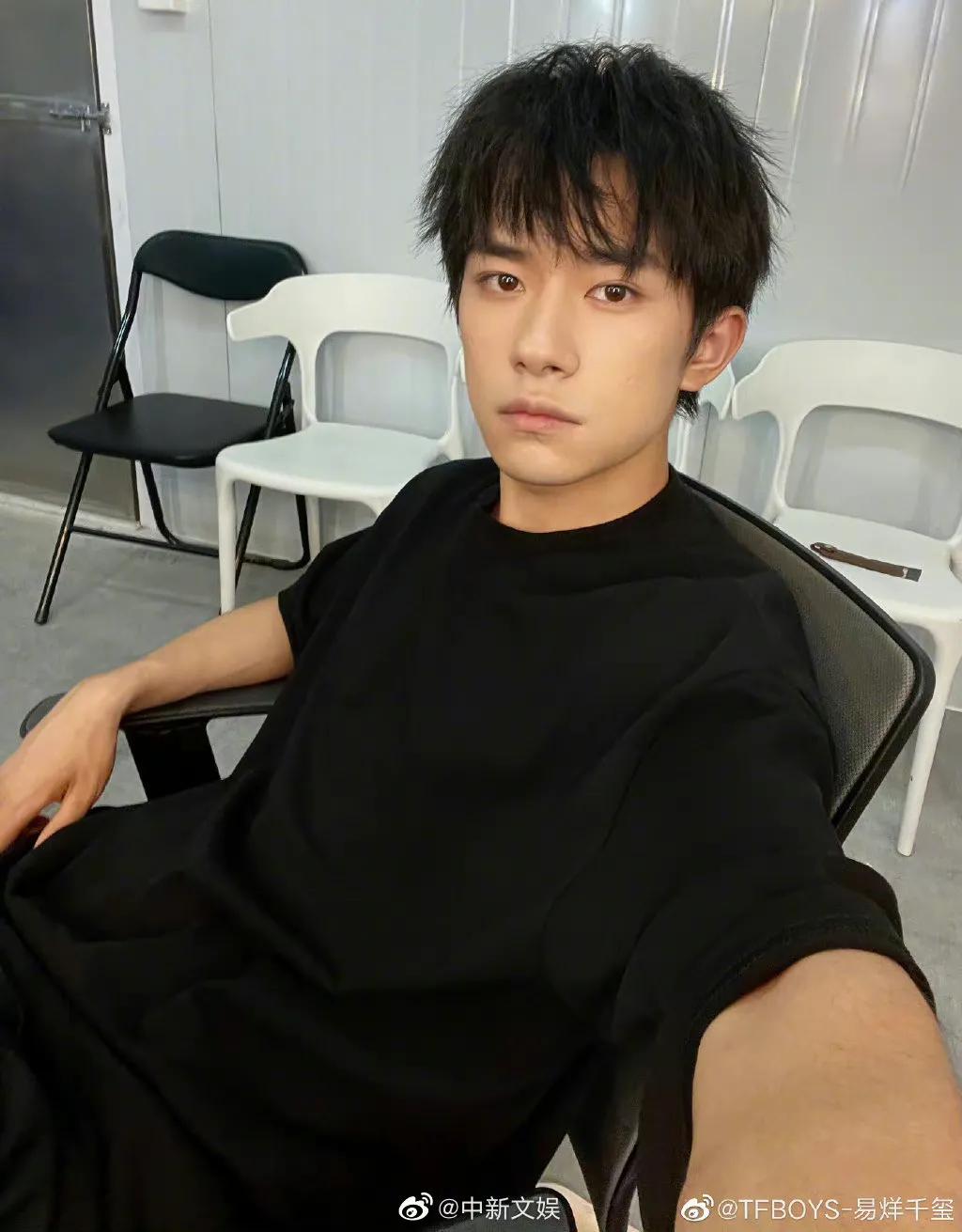 考编人对于易烊千玺退编事件的看法