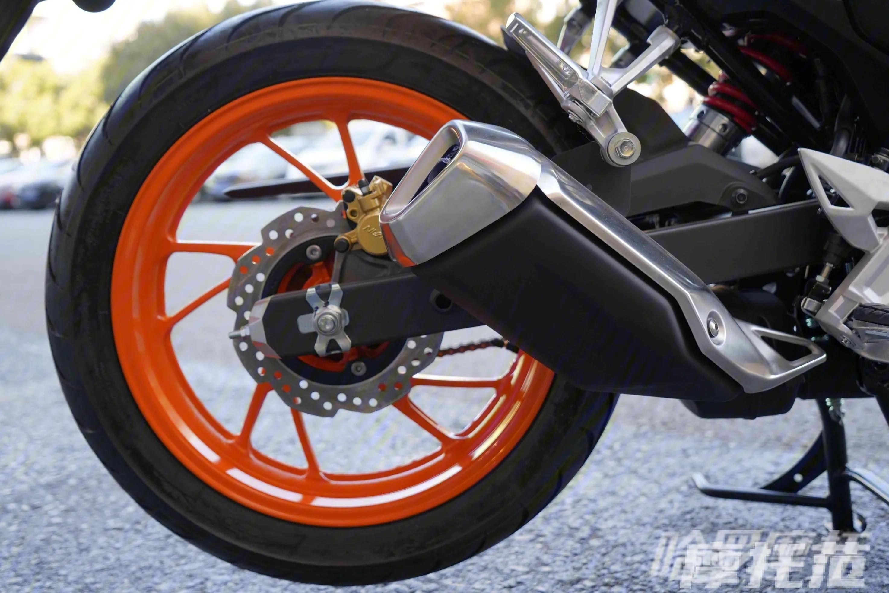 续航600km的五羊本田 CB190R 暴锋眼，真的很香！