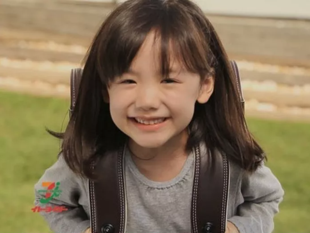 日本国民闺女芦田爱菜:6岁爆火身价超千万,如今因身高星途受损