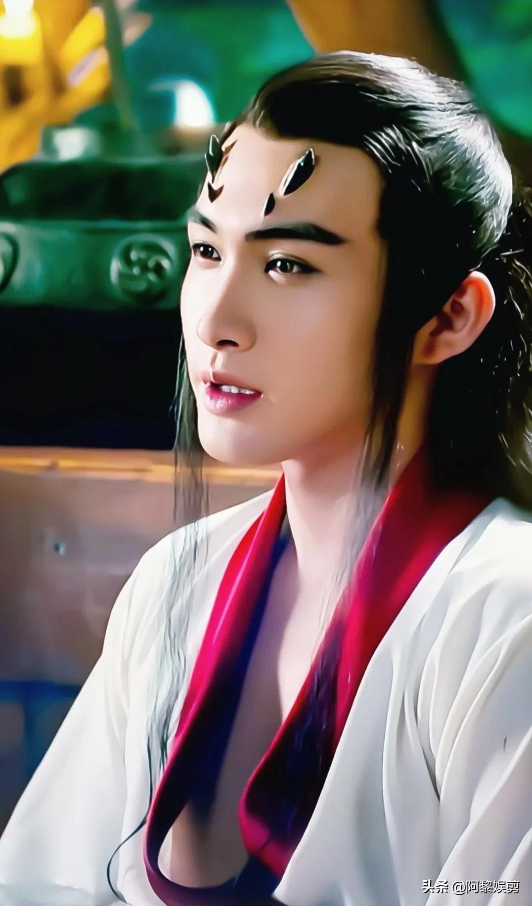 张彬彬太帅了，帅得无可挑剔，带着淡淡的悲伤