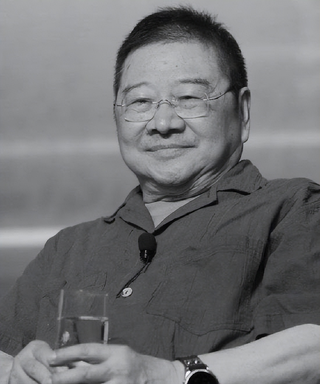 林青霞写文章悼念倪匡 回忆与其40年前初见面