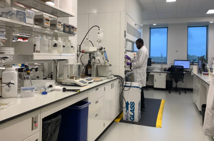 37家高科技公司因为96号法案，上书魁北克省长，我们打算搬走了