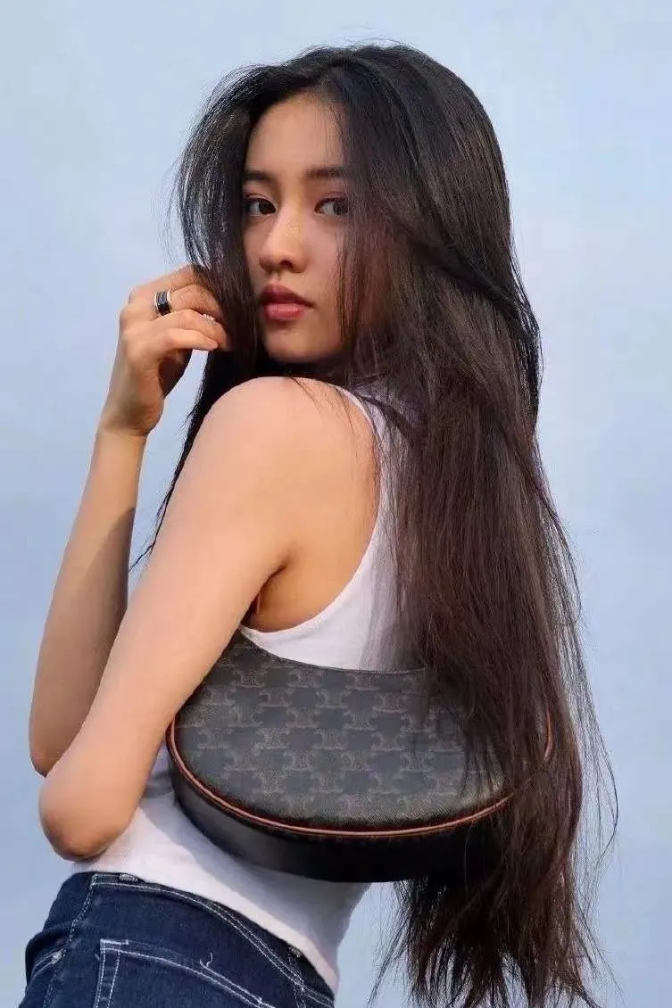 女生第一个大牌包包怎么选?这30款背包十年都不过时