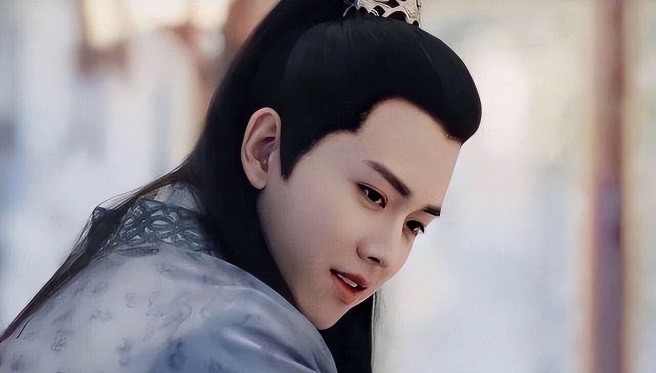 “龙须刘海”不要轻易尝试！有人仙气十足，有人酷似蟑螂精