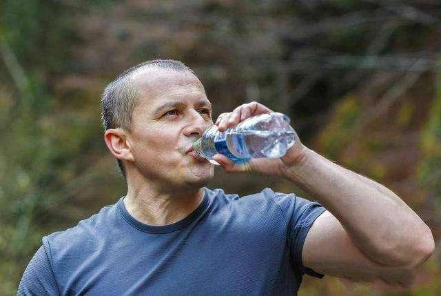 晚上如果没有出现这4种症状，说明血糖控制得不错，不妨来看一下