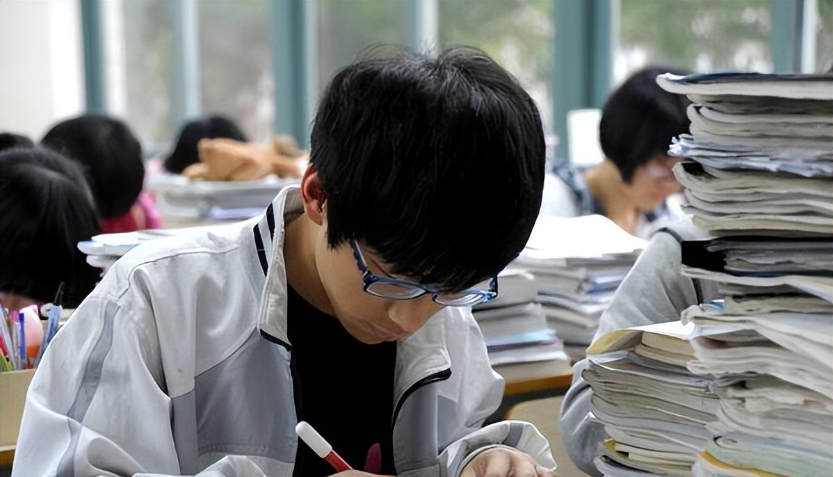 大学毕业才知道，高考数学成绩偏低的考生，不适合报考哪些专业