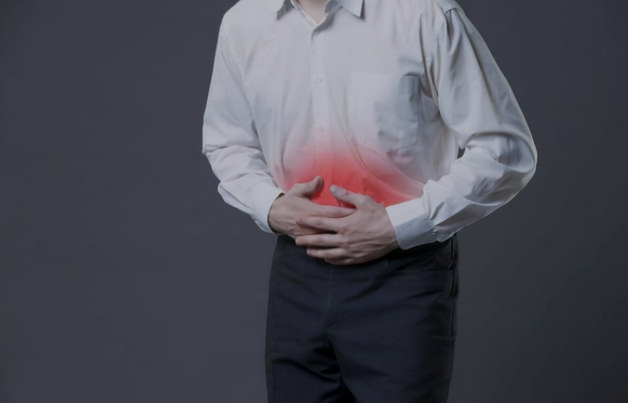 放屁频繁，是肝的问题吗？医生：经常放屁的人，多数是这4个原因