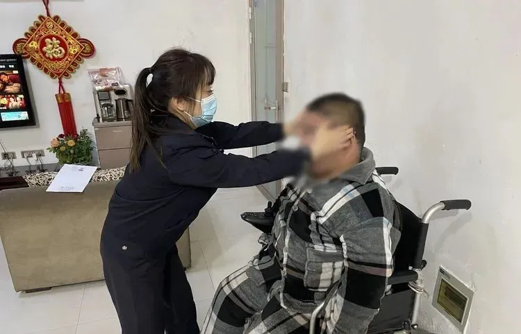 「我为群众办实事」暖心！西安公安灞桥分局狄寨派出所上门为群众办理身份证