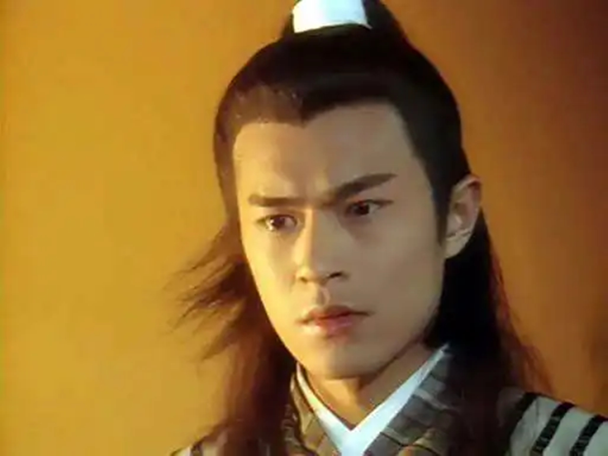 角色设定平平无奇，演员却个个长相惊艳，你管这叫“路人脸”？