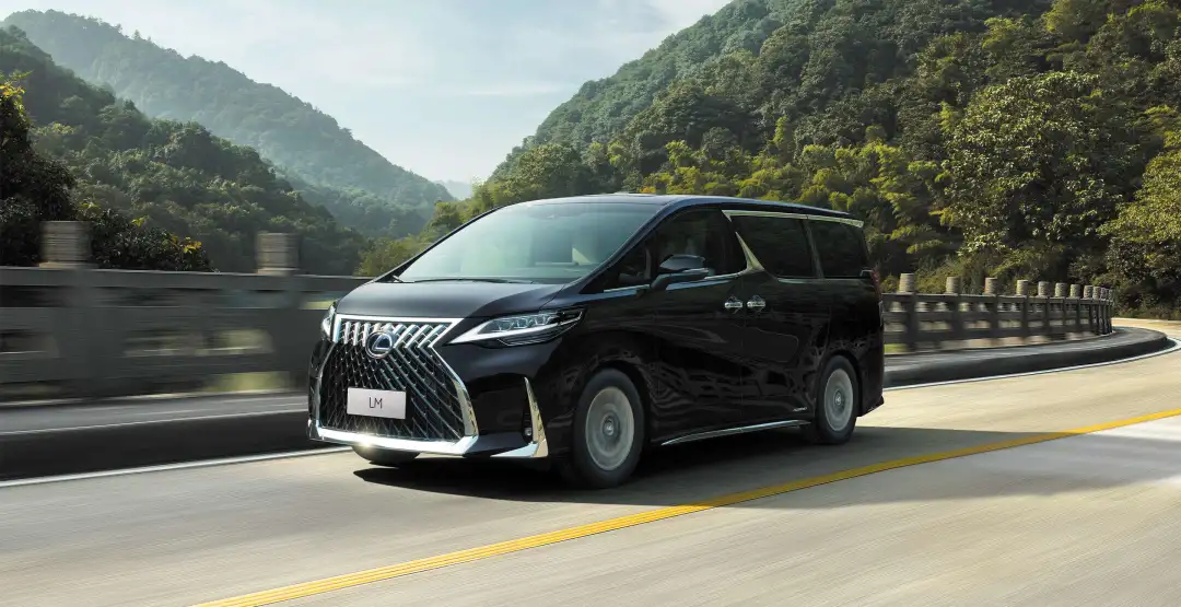 跑车的操控,豪车的舒适,这台保时捷比奔驰更香?