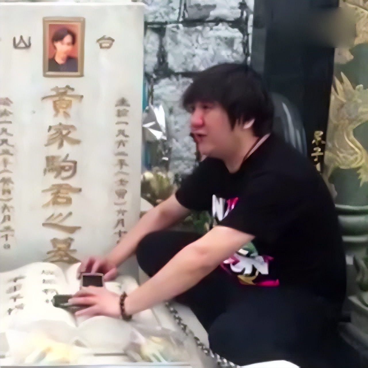 凭《老鼠爱大米》狂赚1.7亿，却被骗千万，杨臣刚到底经历了什么