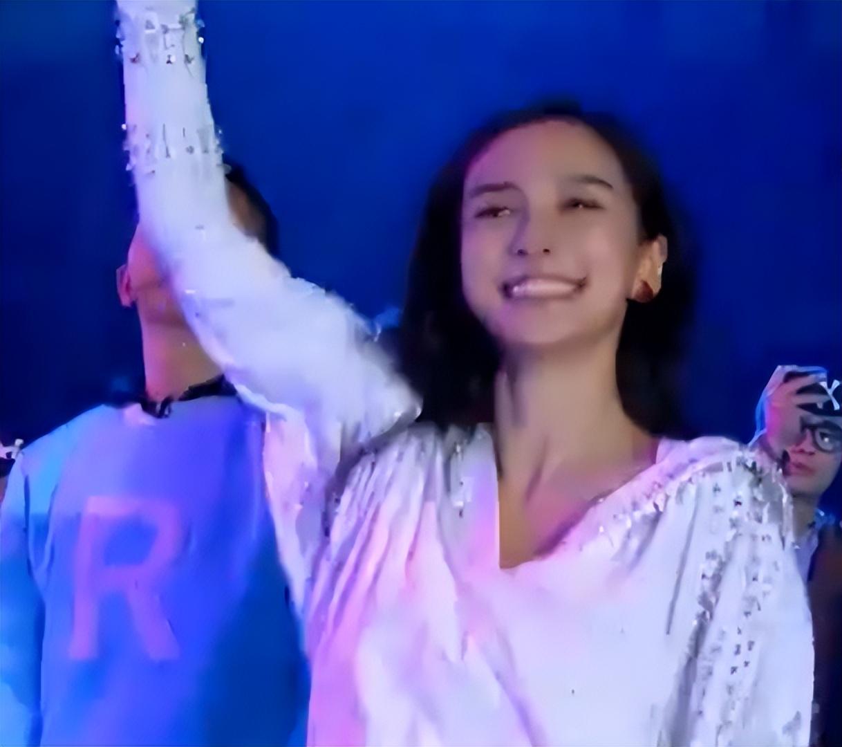 权志龙何方神仙？baby见他欢呼，杜海涛见他下跪，章子怡也变迷妹