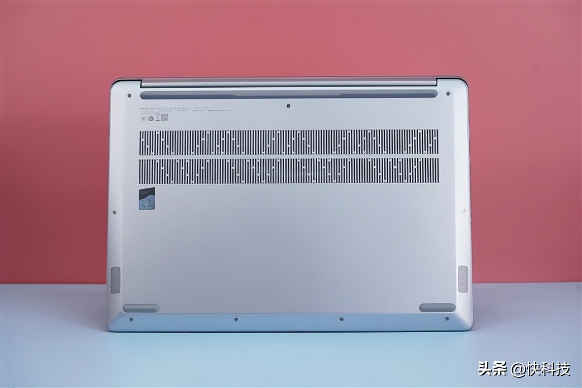 联想小新Pro 16 2022图赏：2.5K/120Hz高刷屏