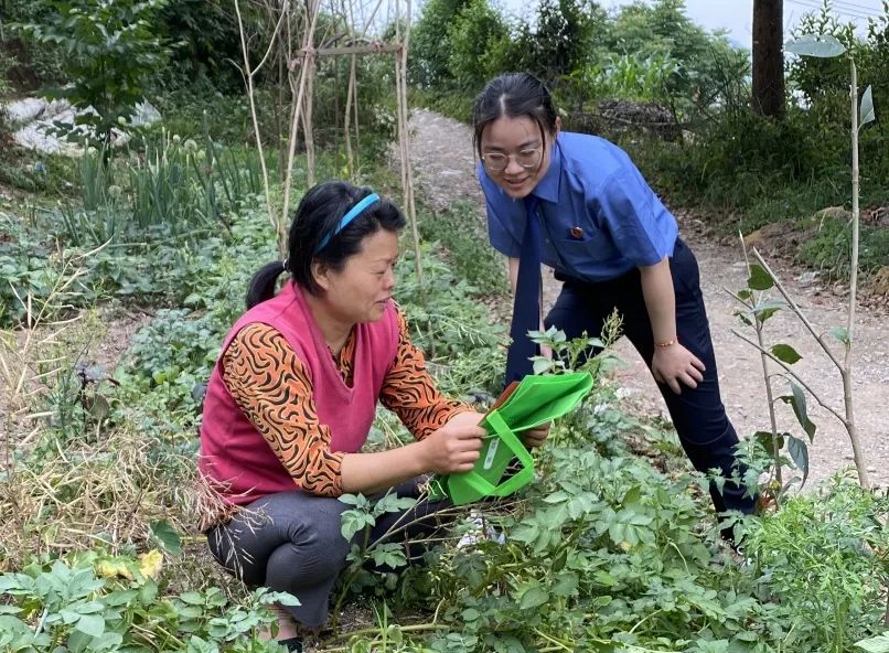 普法宣传遍地开 群众乐享“法律餐”