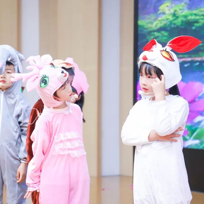 花田花绽，阅读悦心｜双流区黄甲小学举行读书节之阅读表演赛