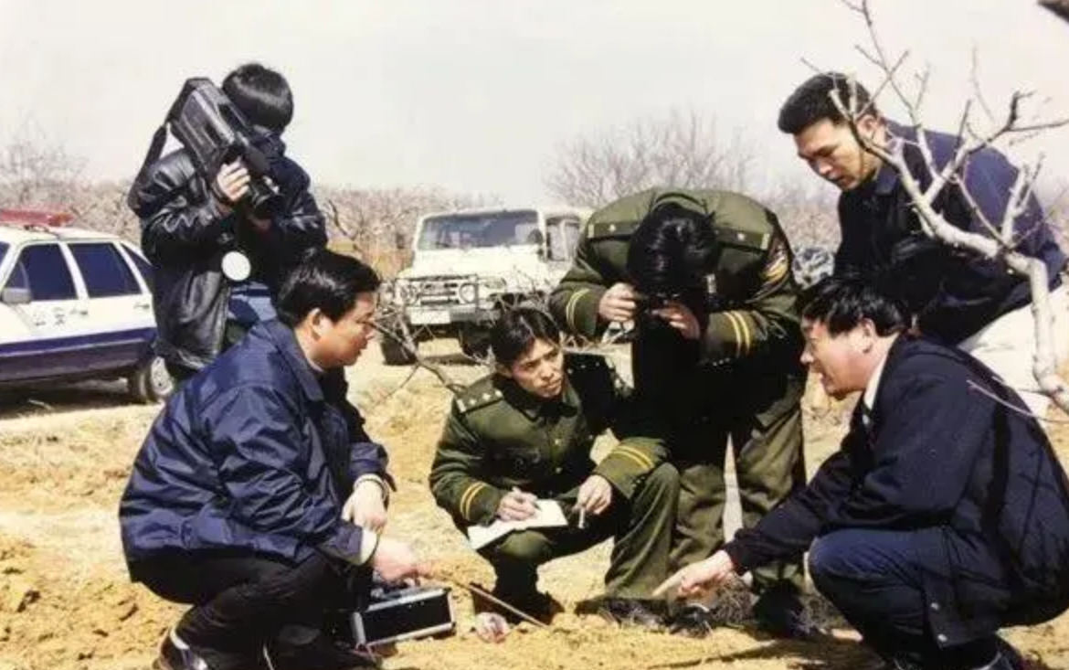 1991年的今天(1991年女教师带儿子赶集遇害，25年后警方打开10年老棺材发现真凶)