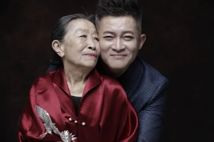 回顾2021年十二位离世的名人，每一位都让人难以割舍