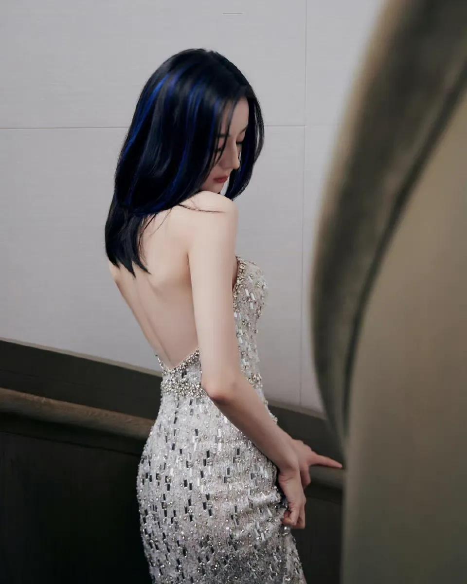 迪丽热巴的长裙
