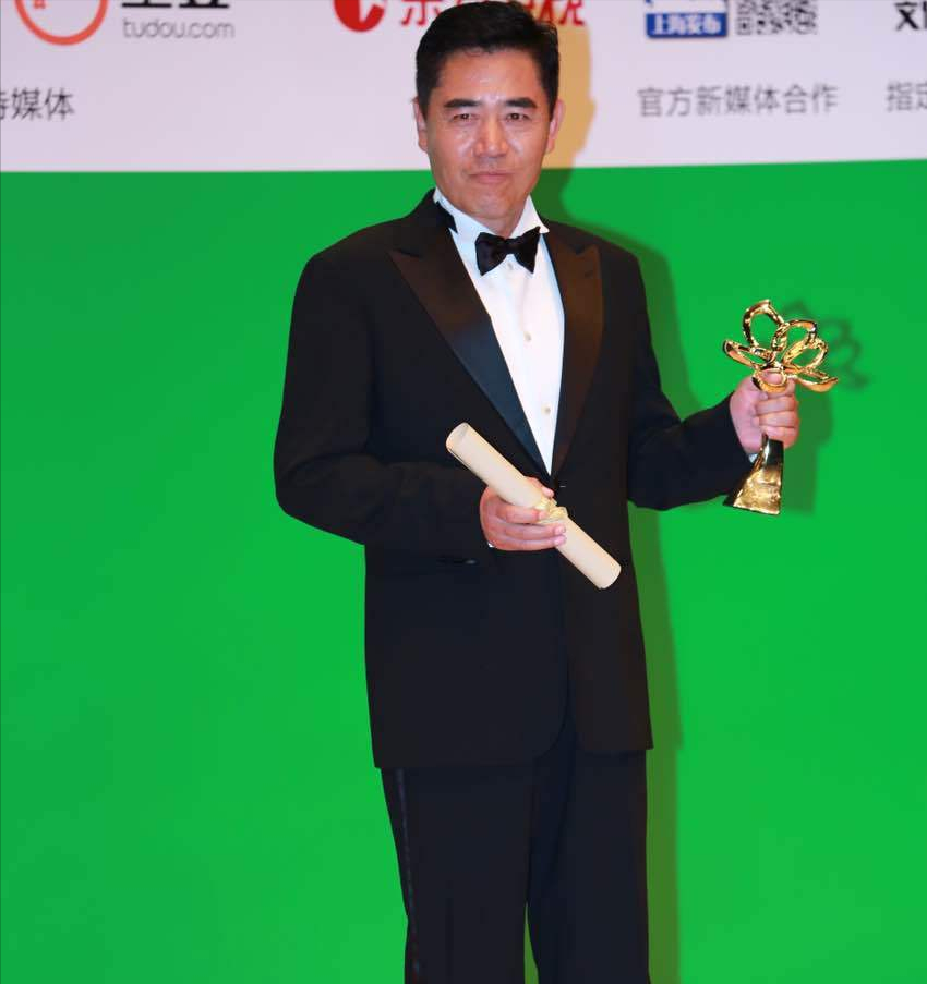 情史干净的6位男星，个个是“妻管严”恩爱多年，牵手就是一辈子
