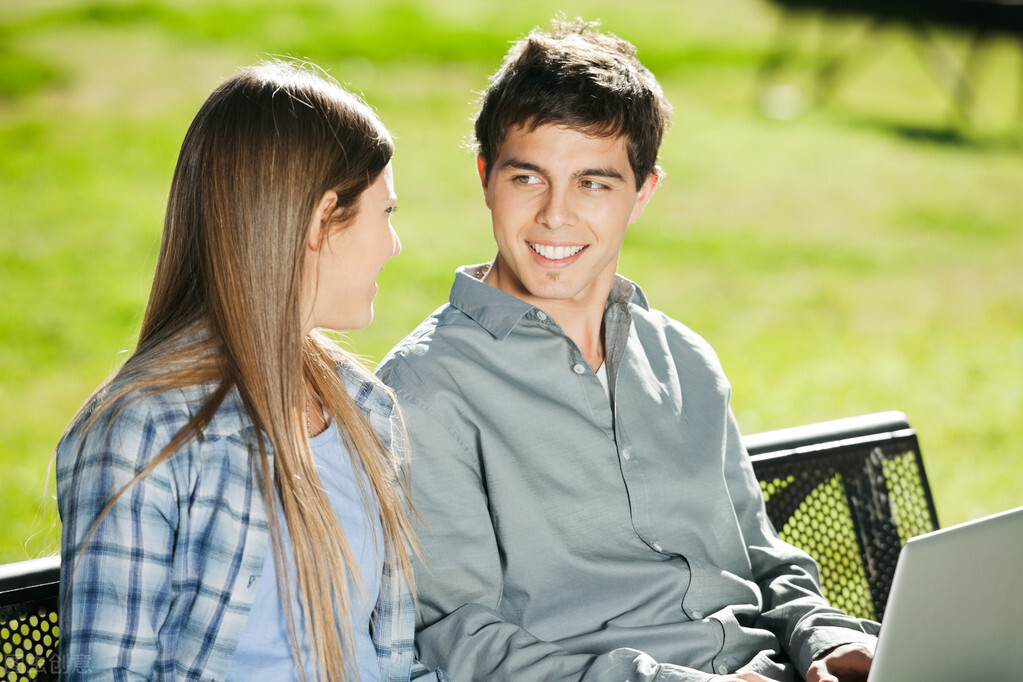 女大学生的欲望有多可怕？过度的放纵欲望，正在摧毁当代大学生