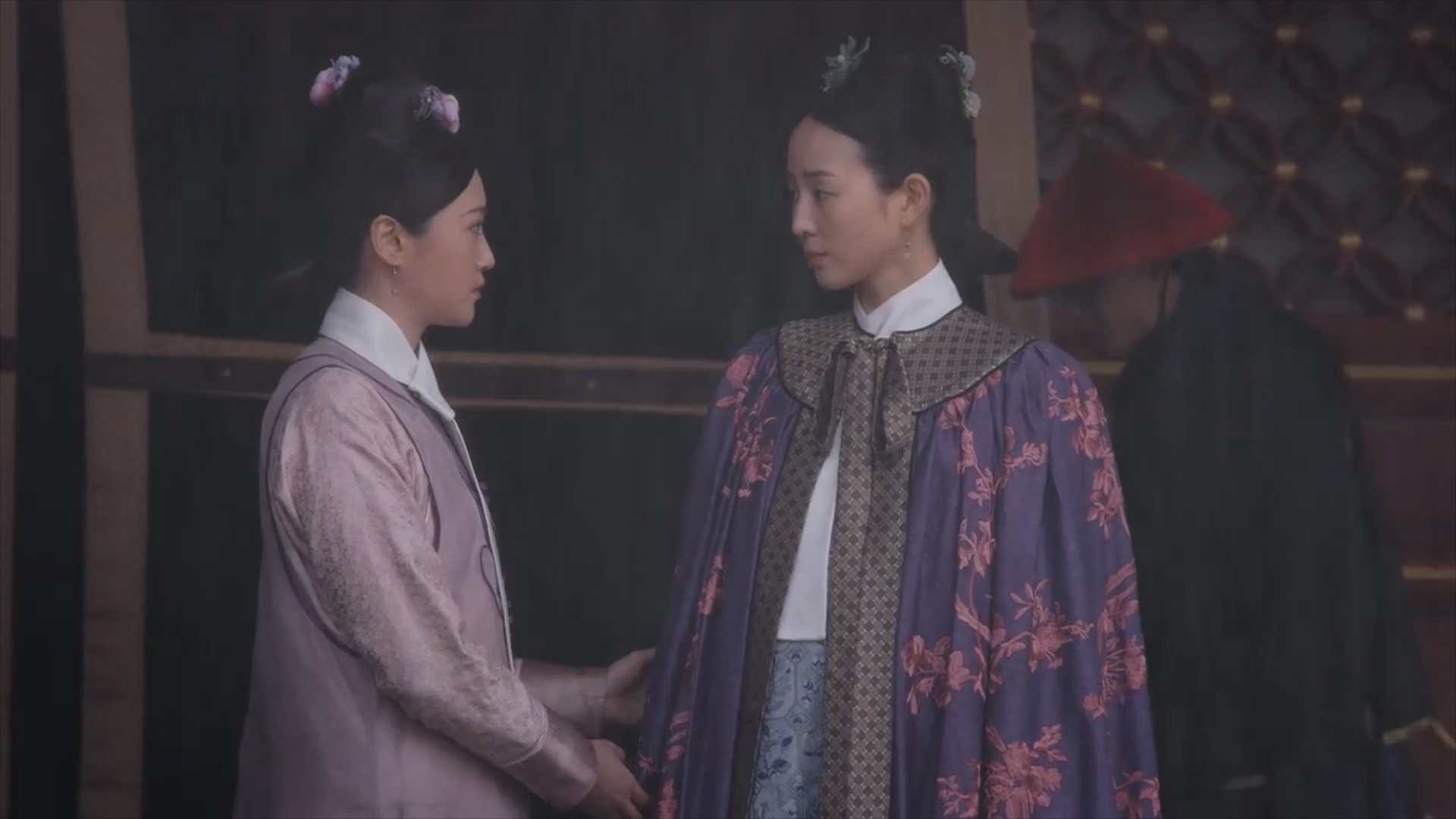 八种造型竟讲完了海兰的一生：争宠只靠描眉，至死不爱渣龙