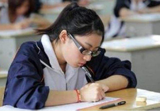 高考生满分作文《酒》，全文只字未提一个酒，却让读的人醉了心脾