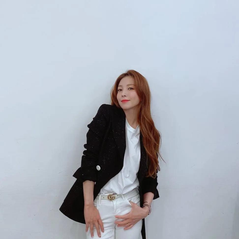 韩国天后宝儿，虽然个子不高，但气场实在是太强大了