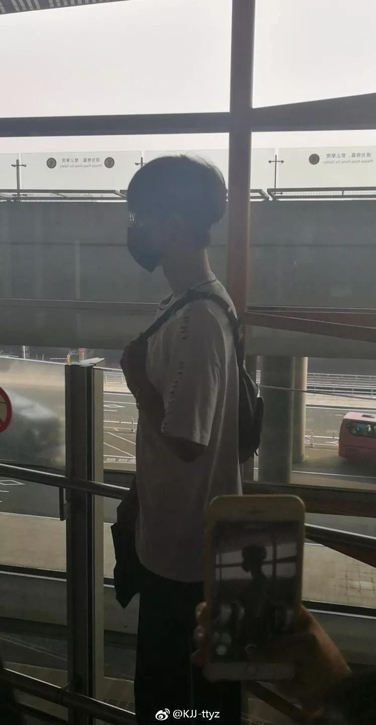 考古肖战:2018年9月—12月机场时间线汇总,今天请叫我收图狂魔