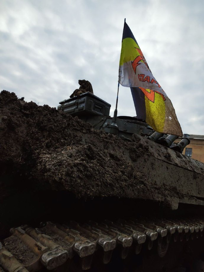 �����ӱ���Ӫ������ս����ı�����׽��棬�վ���׷�ڶ�����Ӣ��