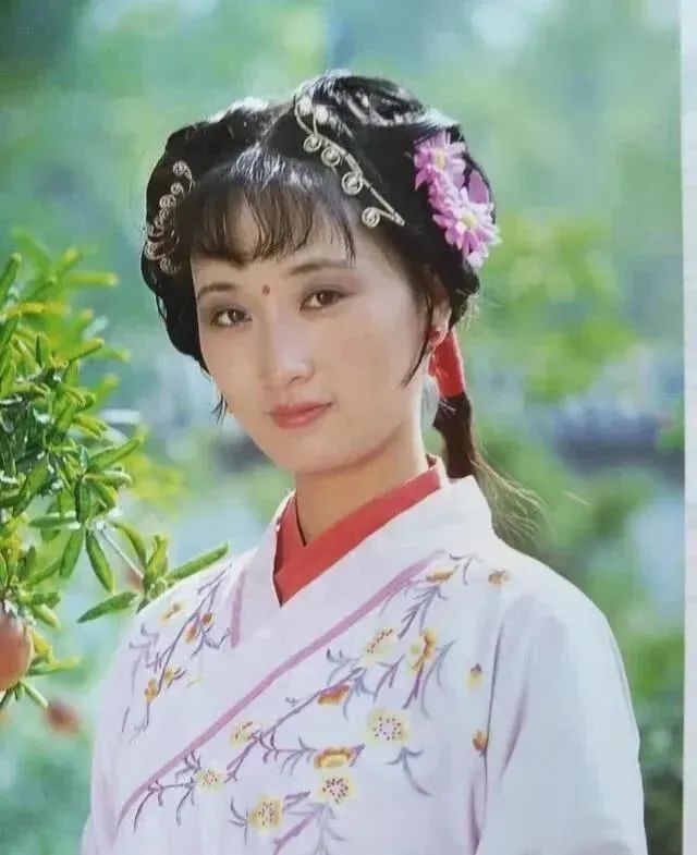 33位老牌簪花美人！林妹妹第一，林芳兵艳绝，你最偏爱谁呢？
