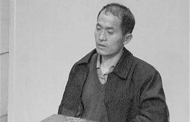 03年警方抓捕杨新海归案，庭审材料高达半米，专案组：有仇女心理