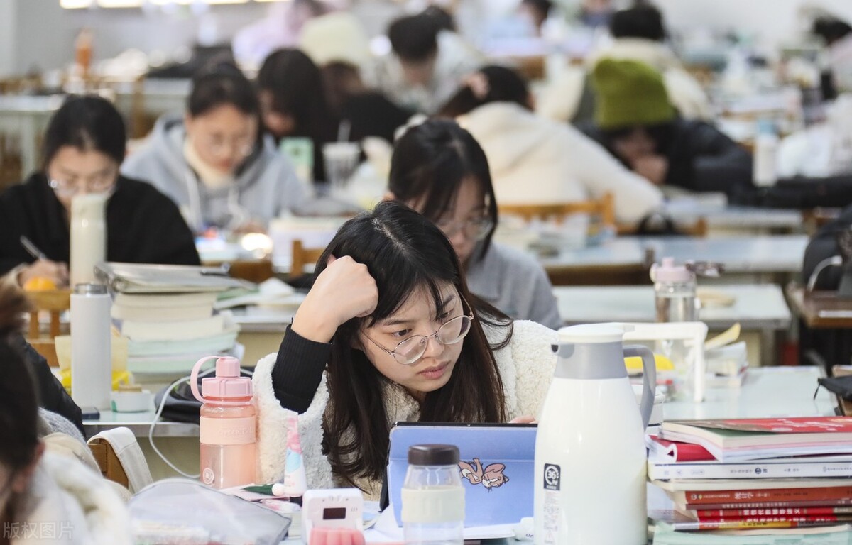 大学选985，还是顶流211？3个学生，我给了3个答案