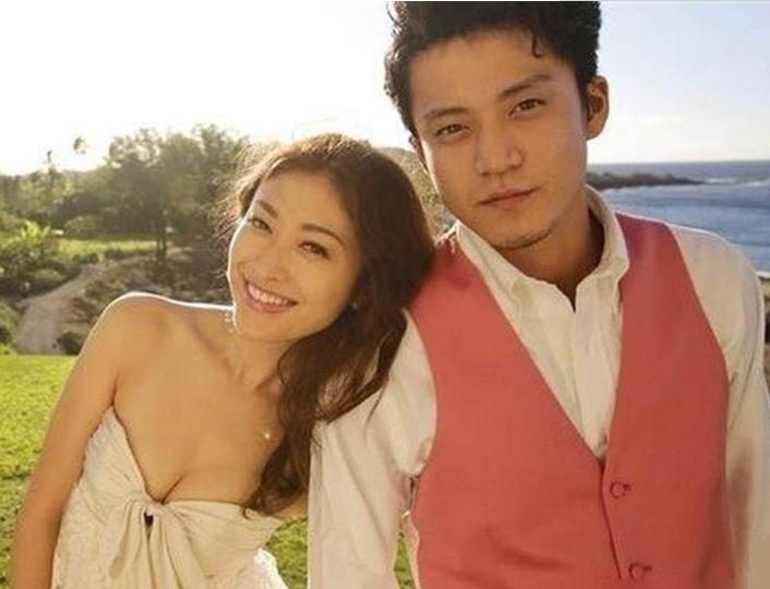 小栗旬事件再次升级：已经影响到老婆和3个孩子，家庭面临破裂