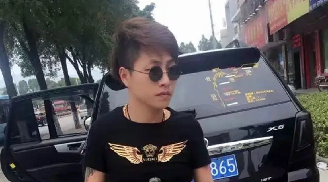 2019年百万网红乞丐哥被捕，拐卖20多名少女，靠着“中介”抽油水
