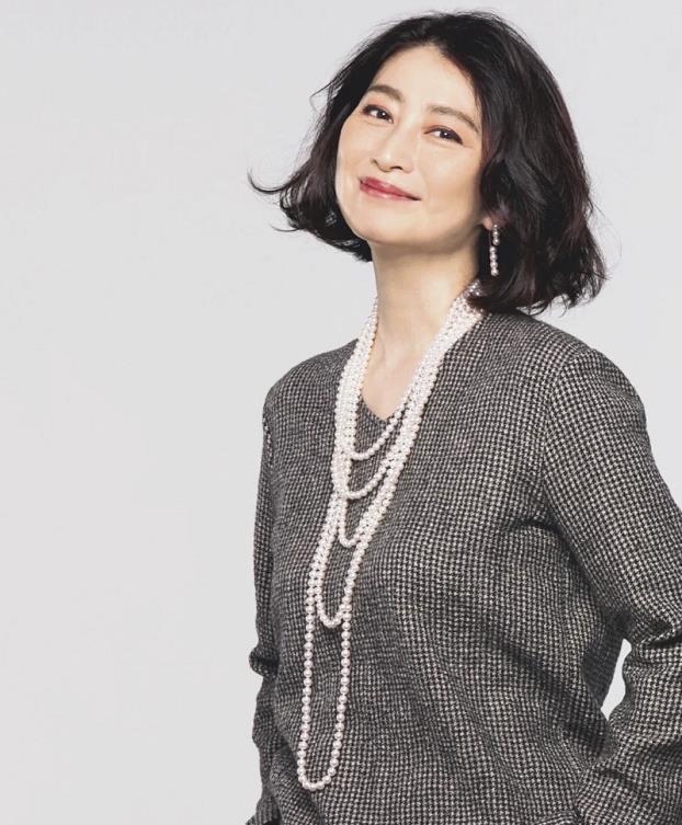 中年女士短发烫发发型图片(这才是50岁中老年女人适合的烫发) - 赤虎