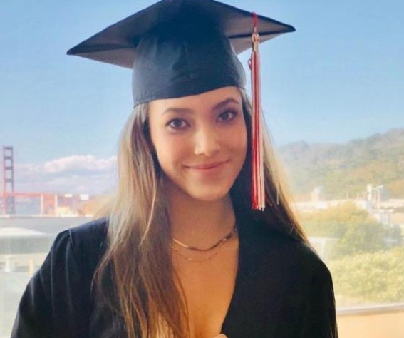 “青蛙公主”谷爱凌，轻松摘得金牌，个人履历和父母学历让人羡慕