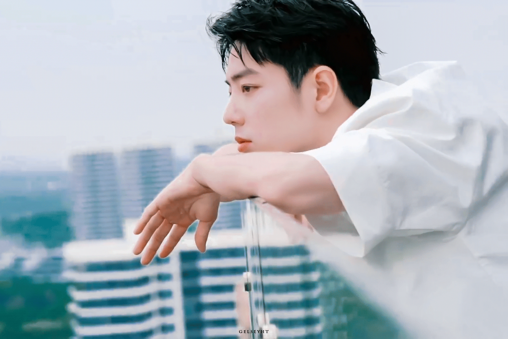 肖战海边的大片，真好看啊，满满的少年感